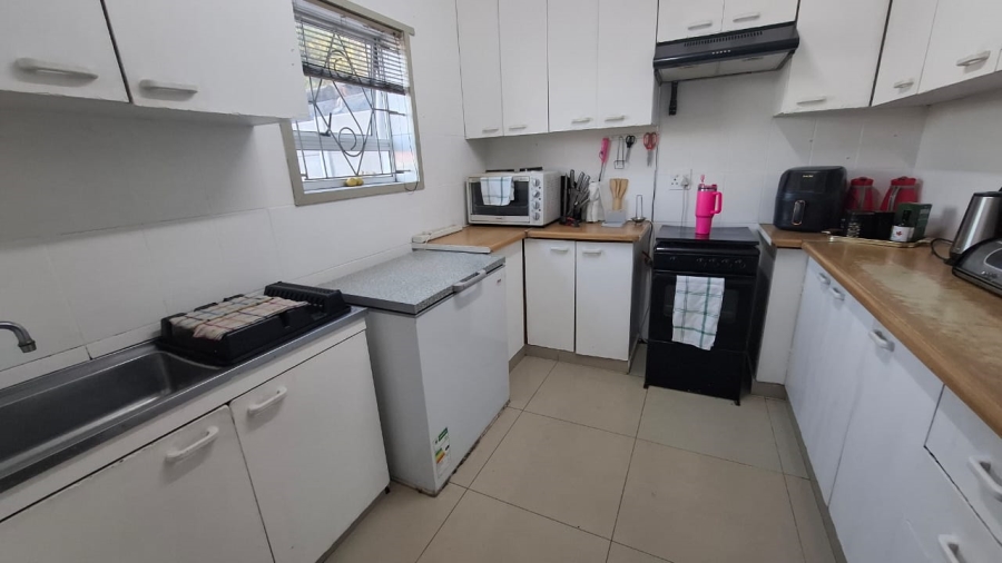 3 Bedroom Property for Sale in Lentegeur Western Cape